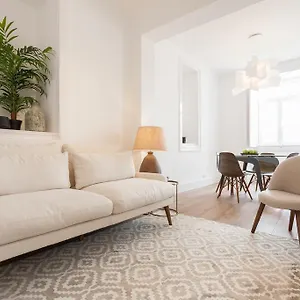 Your Santa Apolonia Appartement